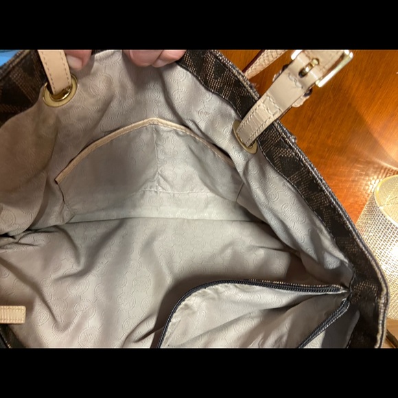 MK brown and black purse. - Picture 10 of 11